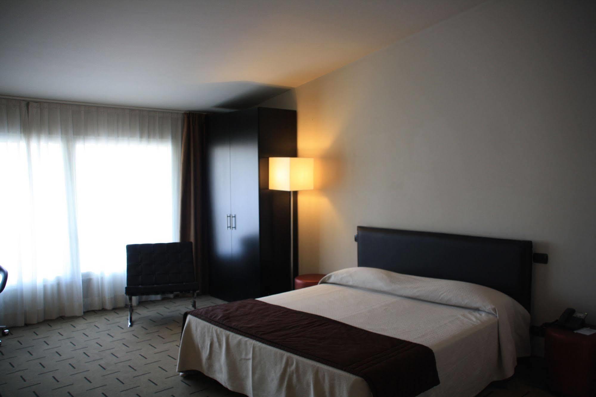 Hotel Continental Cremona Eksteriør bilde