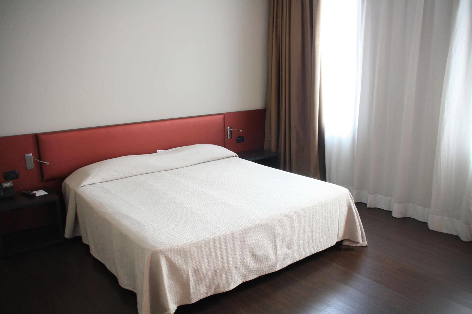 Hotel Continental Cremona Eksteriør bilde